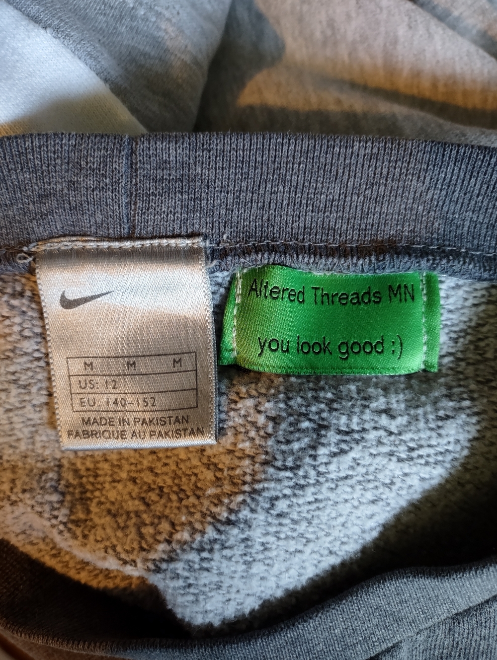 Nike Reworked Colorblock Sweatshirt – Medium - Picture 6 of 6